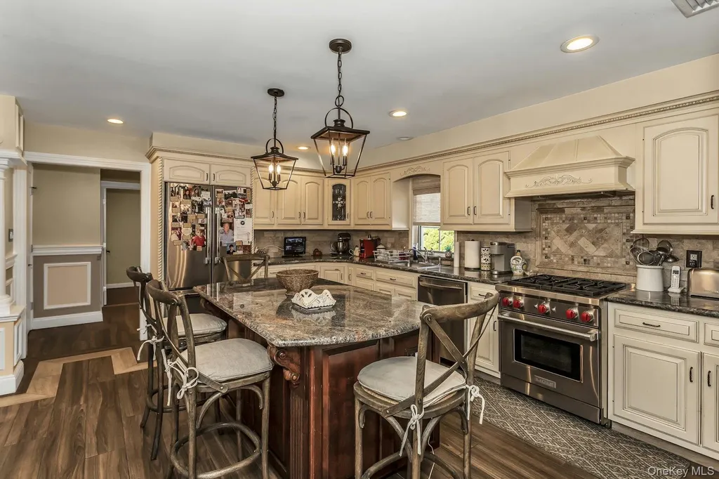 1436 7th Street West Babylon NY 11704
