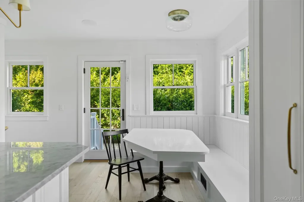44 Buell Lane East Hampton NY 11937