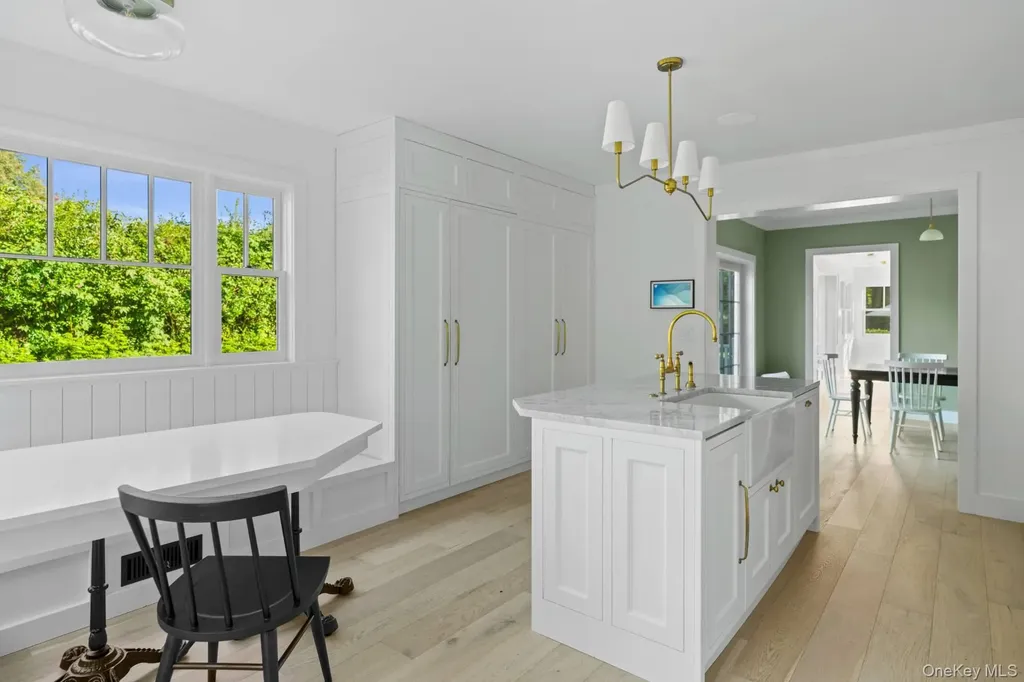 44 Buell Lane East Hampton NY 11937