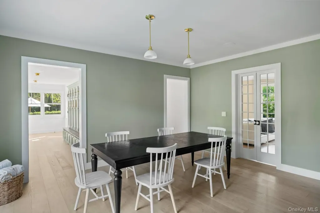44 Buell Lane East Hampton NY 11937