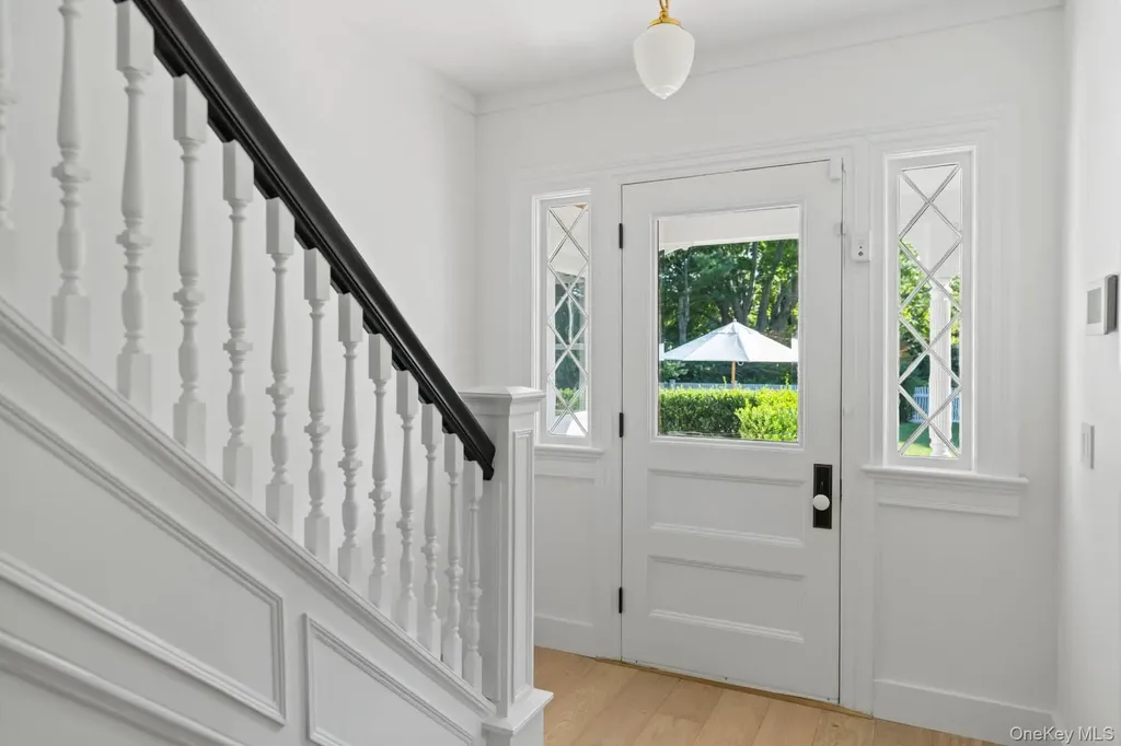 44 Buell Lane East Hampton NY 11937