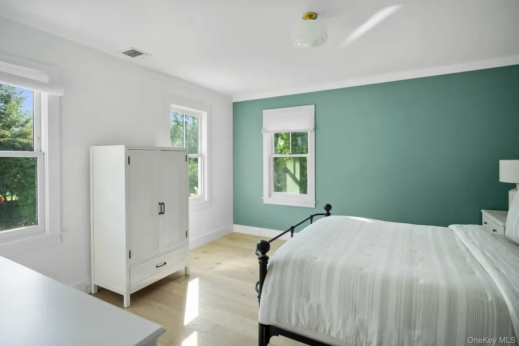 44 Buell Lane East Hampton NY 11937