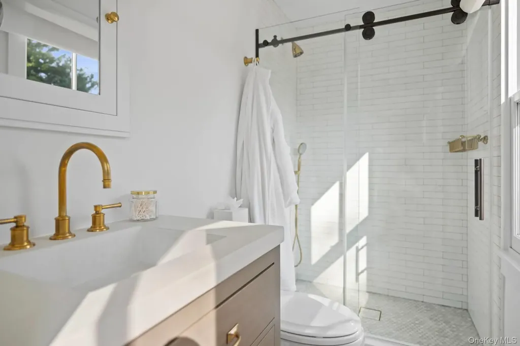 44 Buell Lane East Hampton NY 11937