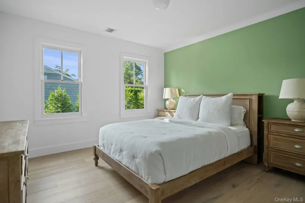 44 Buell Lane East Hampton NY 11937