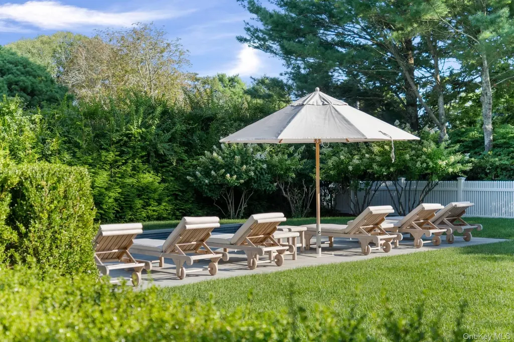 44 Buell Lane East Hampton NY 11937
