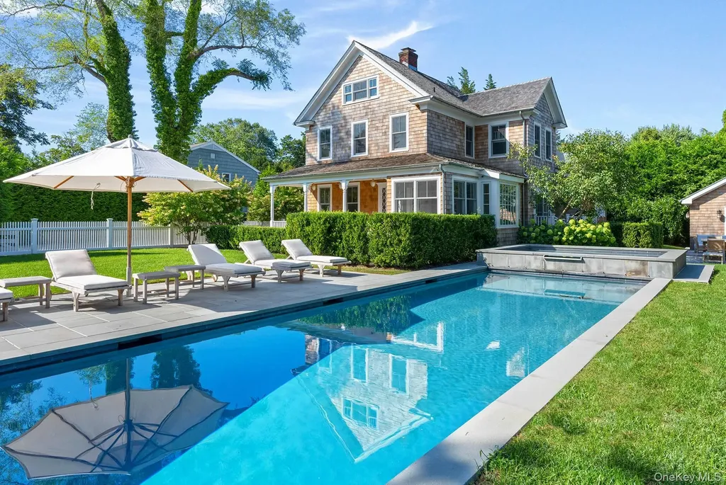 44 Buell Lane East Hampton NY 11937