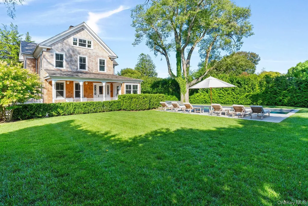 44 Buell Lane East Hampton NY 11937