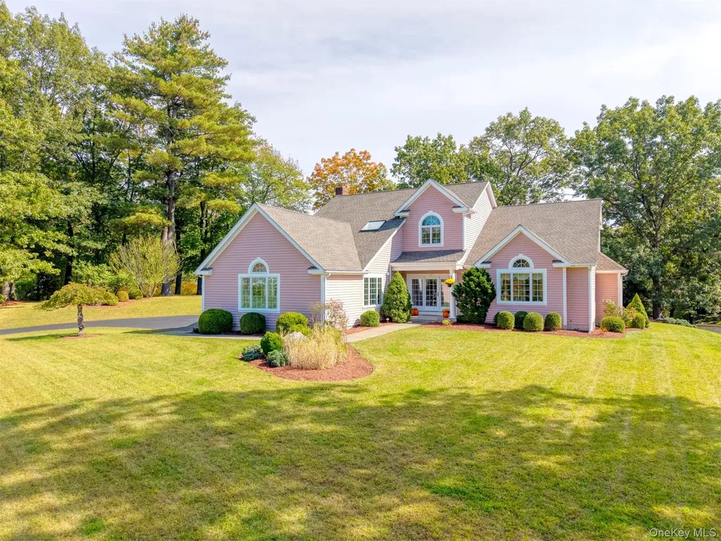 25 Alison Court Kingston NY 12401