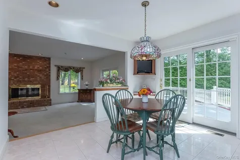 25 Alison Court Kingston NY 12401