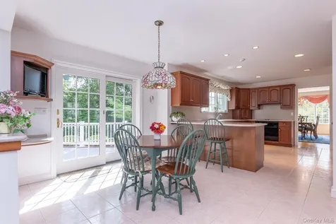 25 Alison Court Kingston NY 12401