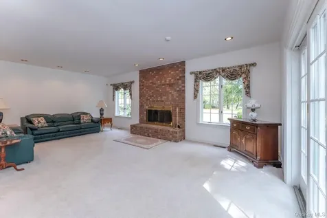 25 Alison Court Kingston NY 12401