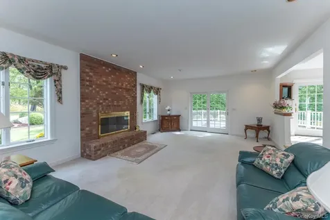 25 Alison Court Kingston NY 12401