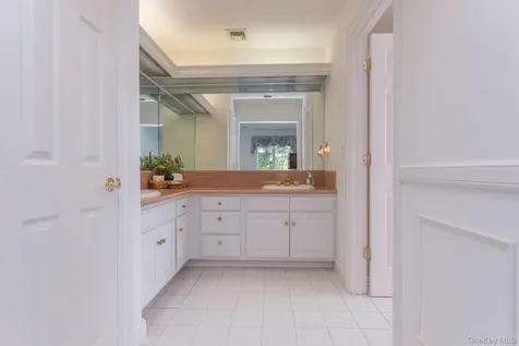 25 Alison Court Kingston NY 12401