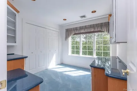 25 Alison Court Kingston NY 12401