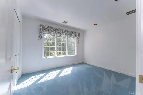 25 Alison Court Kingston NY 12401