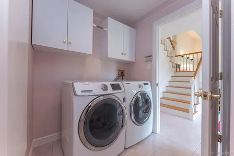 25 Alison Court Kingston NY 12401