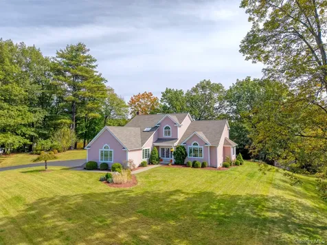 25 Alison Court Kingston NY 12401