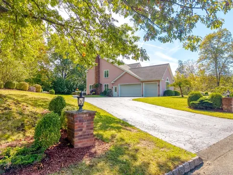 25 Alison Court Kingston NY 12401