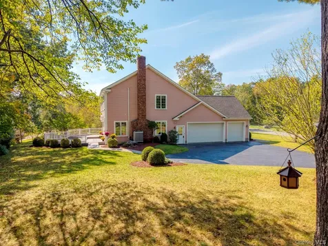 25 Alison Court Kingston NY 12401