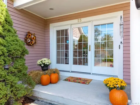 25 Alison Court Kingston NY 12401