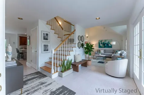 25 Alison Court Kingston NY 12401