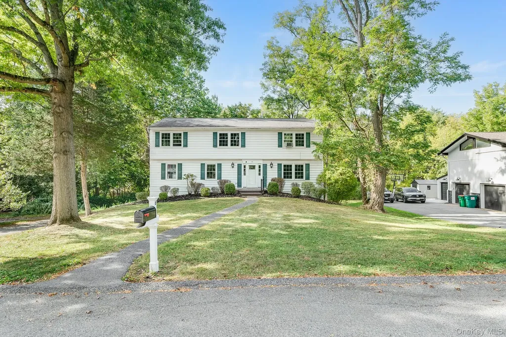 6 Old Mill Drive Poughkeepsie NY 12603
