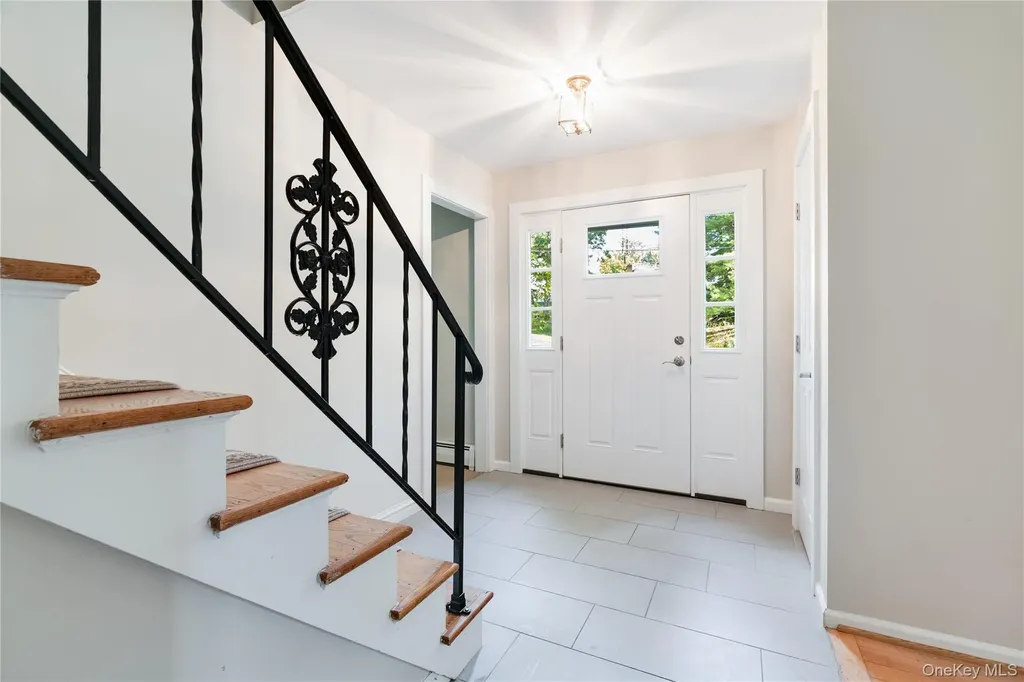 6 Old Mill Drive Poughkeepsie NY 12603