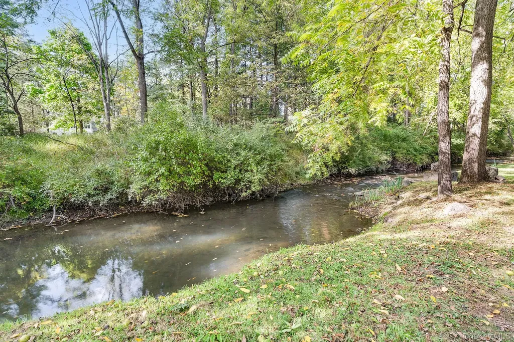 6 Old Mill Drive Poughkeepsie NY 12603