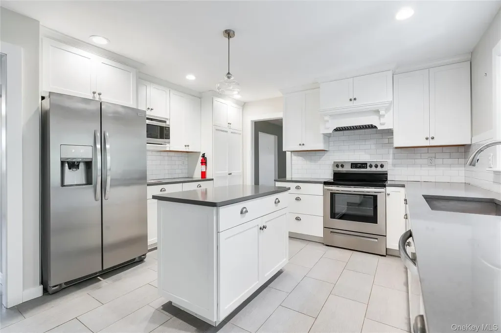 6 Old Mill Drive Poughkeepsie NY 12603
