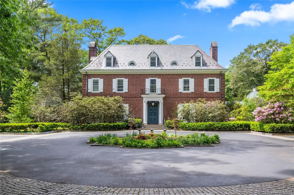 88 Wheatley Road Old Westbury NY 11568