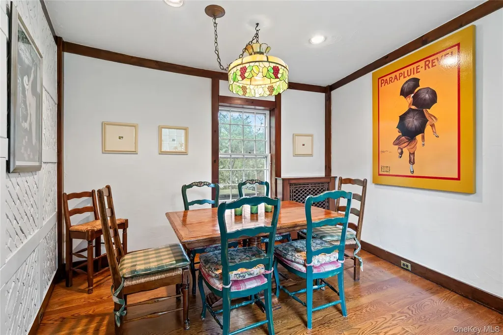 88 Wheatley Road Old Westbury NY 11568