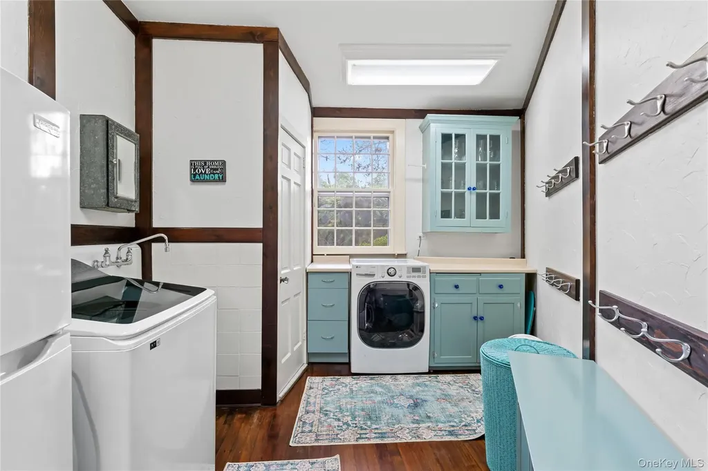 88 Wheatley Road Old Westbury NY 11568