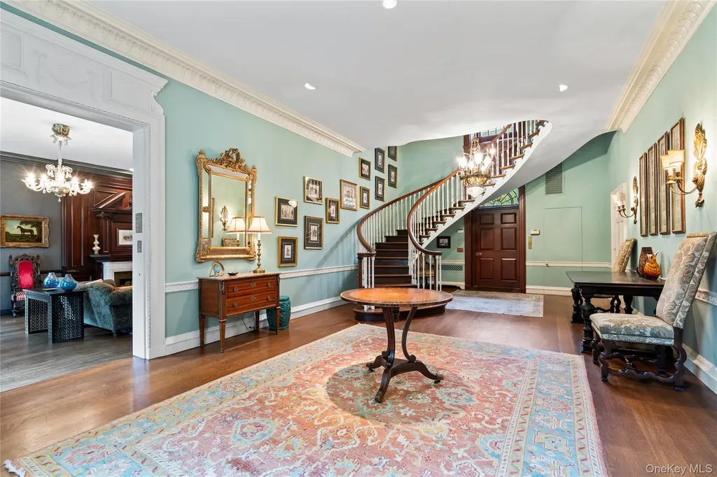 88 Wheatley Road Old Westbury NY 11568