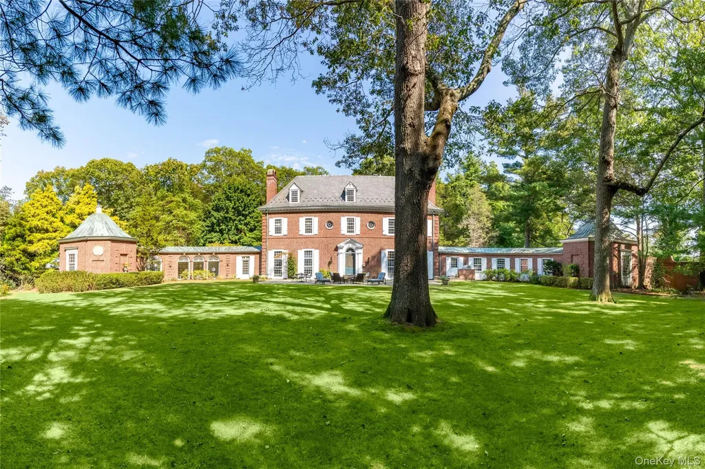 88 Wheatley Road Old Westbury NY 11568