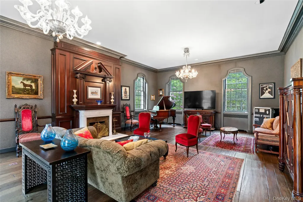 88 Wheatley Road Old Westbury NY 11568