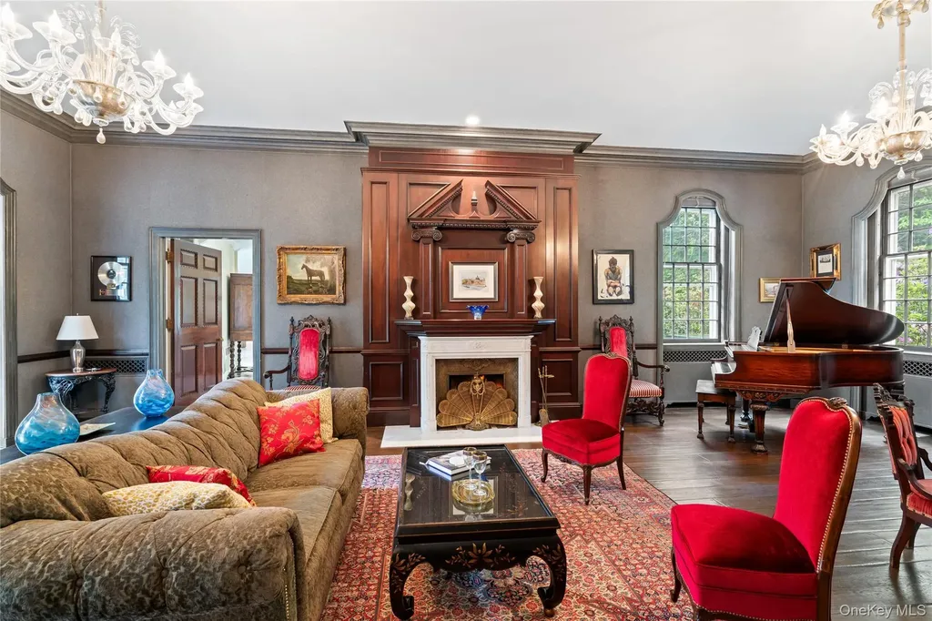 88 Wheatley Road Old Westbury NY 11568