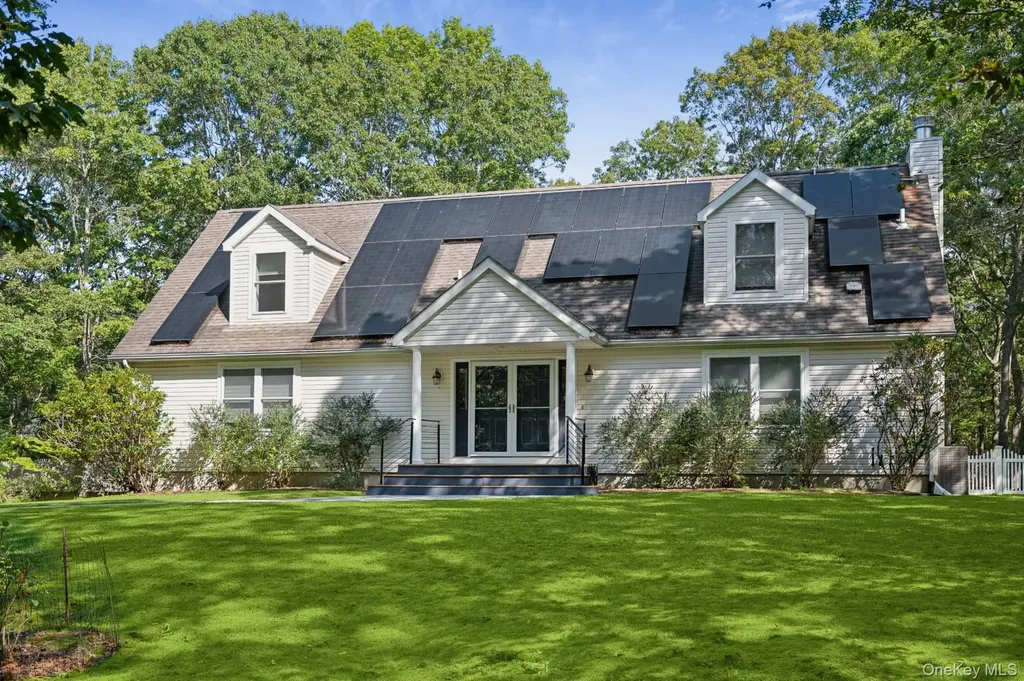 70 Straight Path Southampton NY 11968