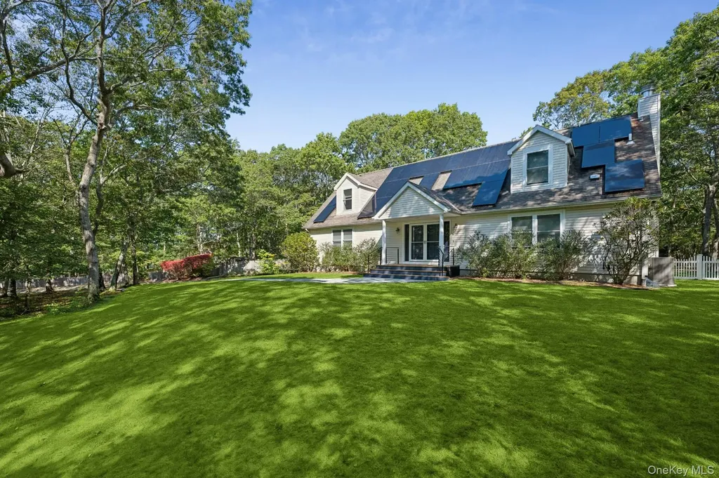 70 Straight Path Southampton NY 11968