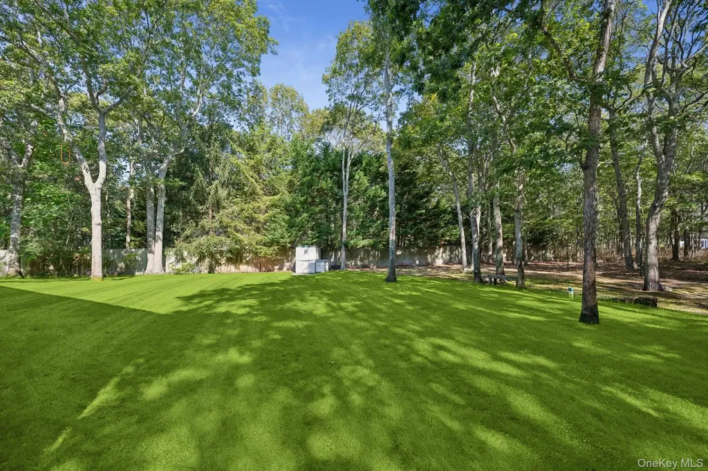 70 Straight Path Southampton NY 11968