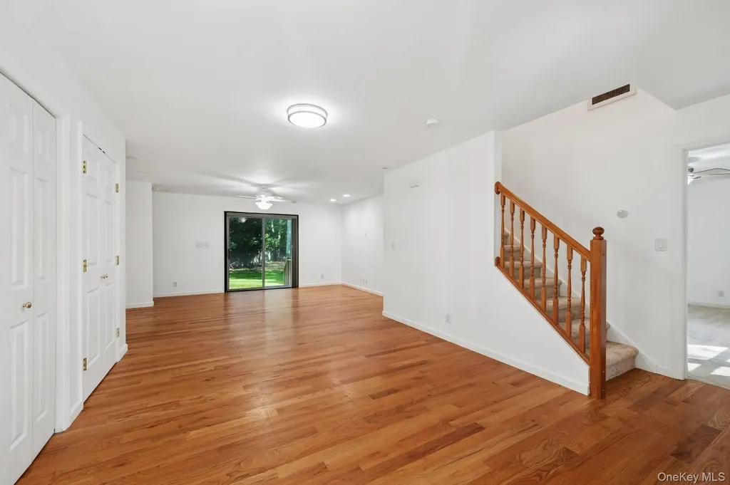 70 Straight Path Southampton NY 11968