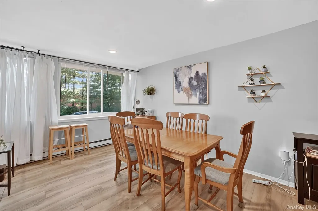 1504 Fox Glen Drive Hartsdale NY 10530