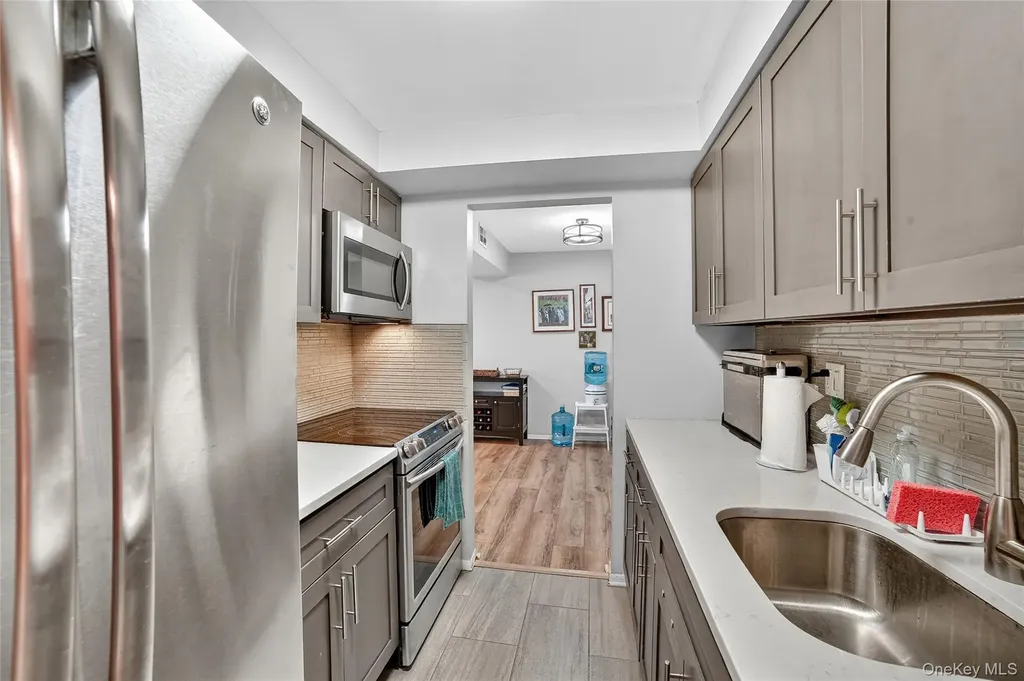 1504 Fox Glen Drive Hartsdale NY 10530