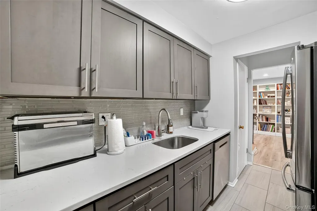1504 Fox Glen Drive Hartsdale NY 10530