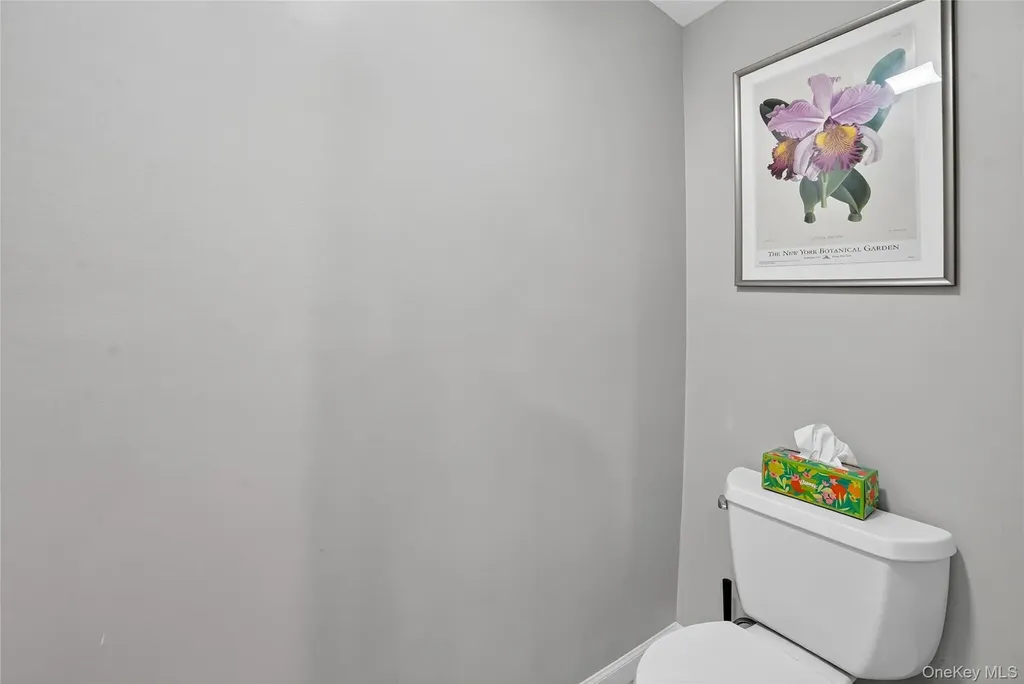 1504 Fox Glen Drive Hartsdale NY 10530