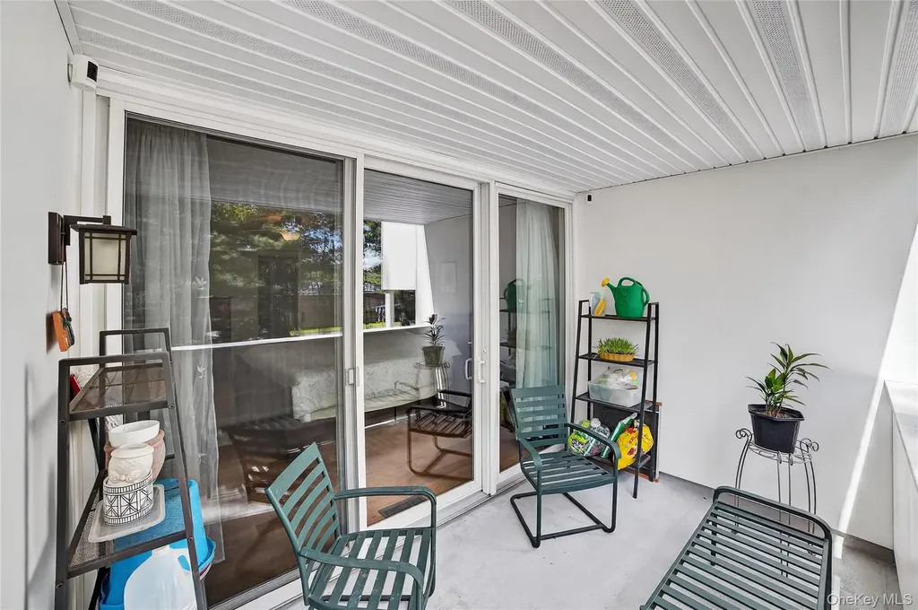 1504 Fox Glen Drive Hartsdale NY 10530