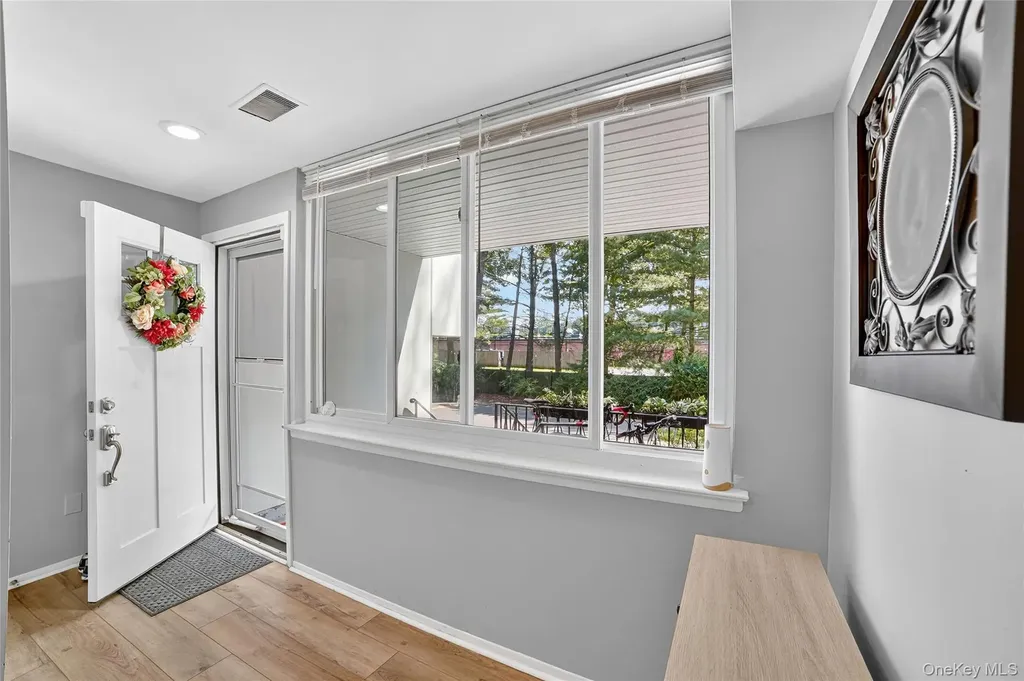 1504 Fox Glen Drive Hartsdale NY 10530