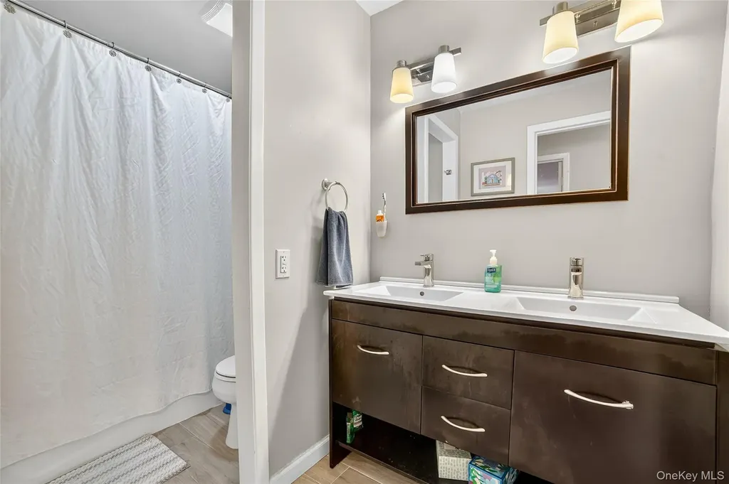 1504 Fox Glen Drive Hartsdale NY 10530