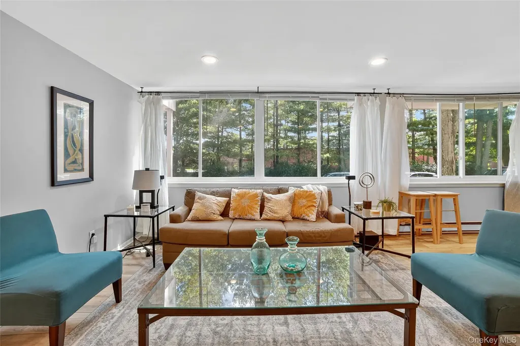 1504 Fox Glen Drive Hartsdale NY 10530