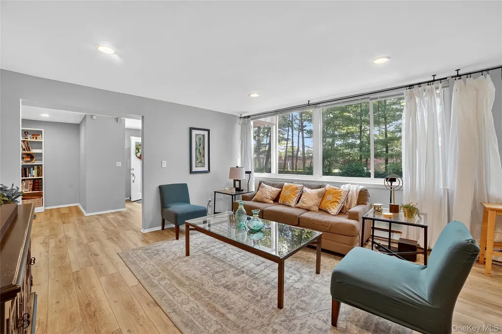 1504 Fox Glen Drive Hartsdale NY 10530