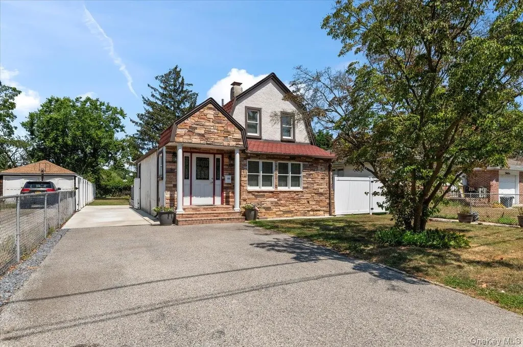 33 Prospect Avenue Lynbrook NY 11563
